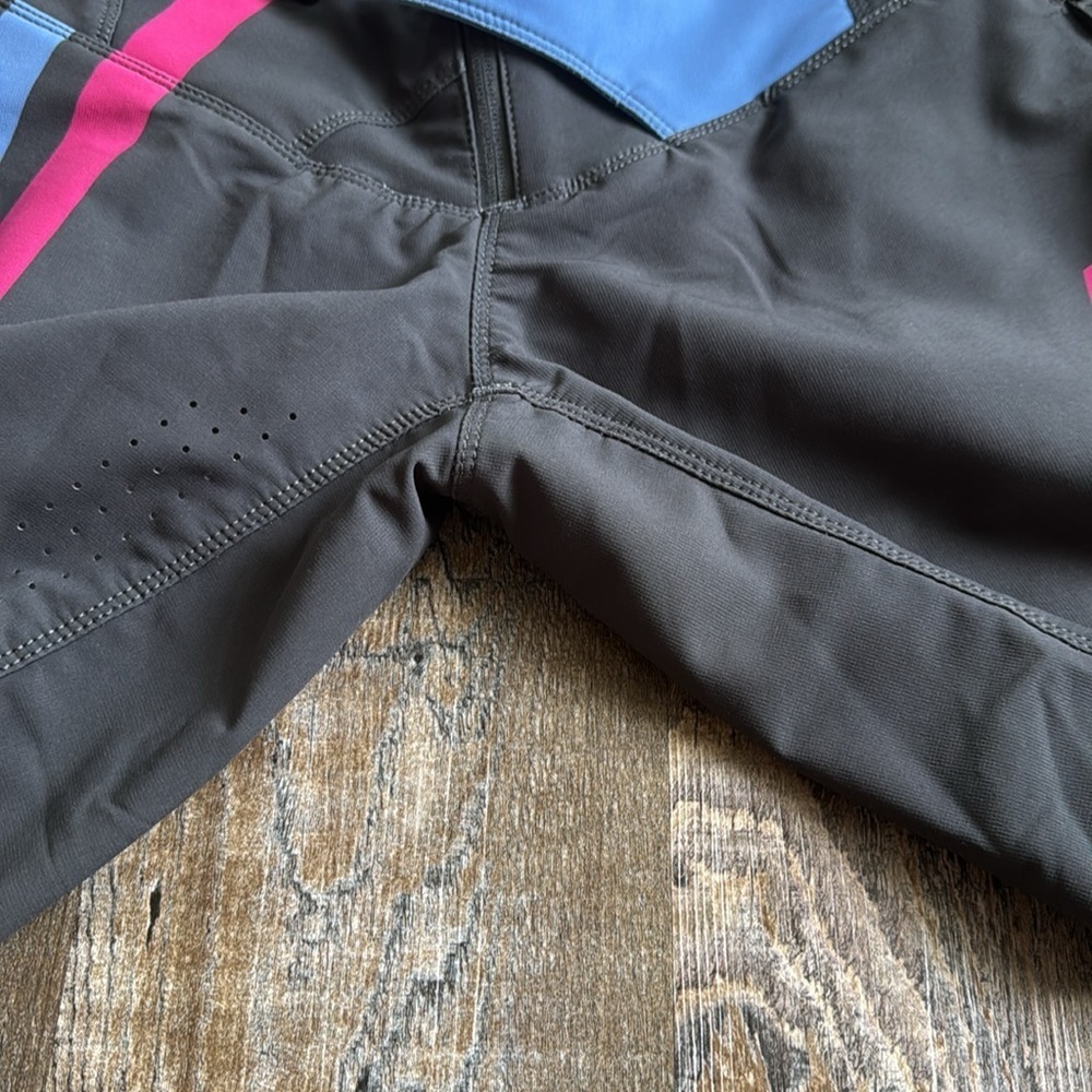 Fox Racing | Flexair Mountain Biking Shorts - Picture 9 of 13